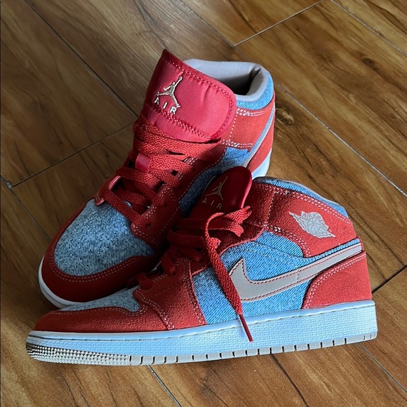 Jordans High-top sneakers - Picture 2 of 7